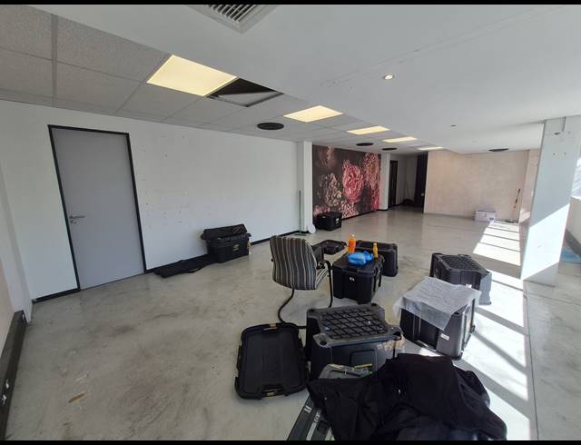 94M² OFFICE TO LET IN WOODMEAD